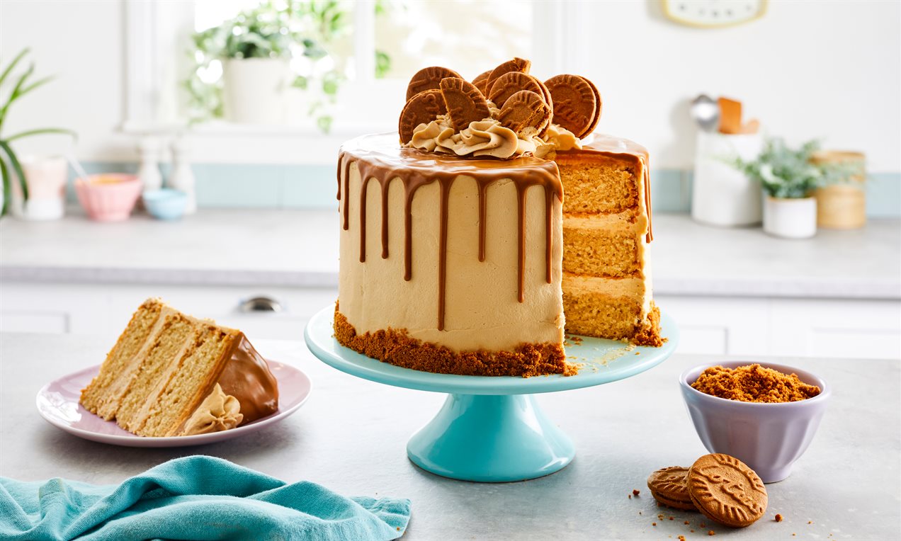 BISCOFF COOKIE BUTTER CAKE - THE BLONDE WHO BAKES