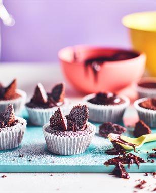 Secretly Healthy Chocolate Cupcakes | Kids Baking | Mas & Pas