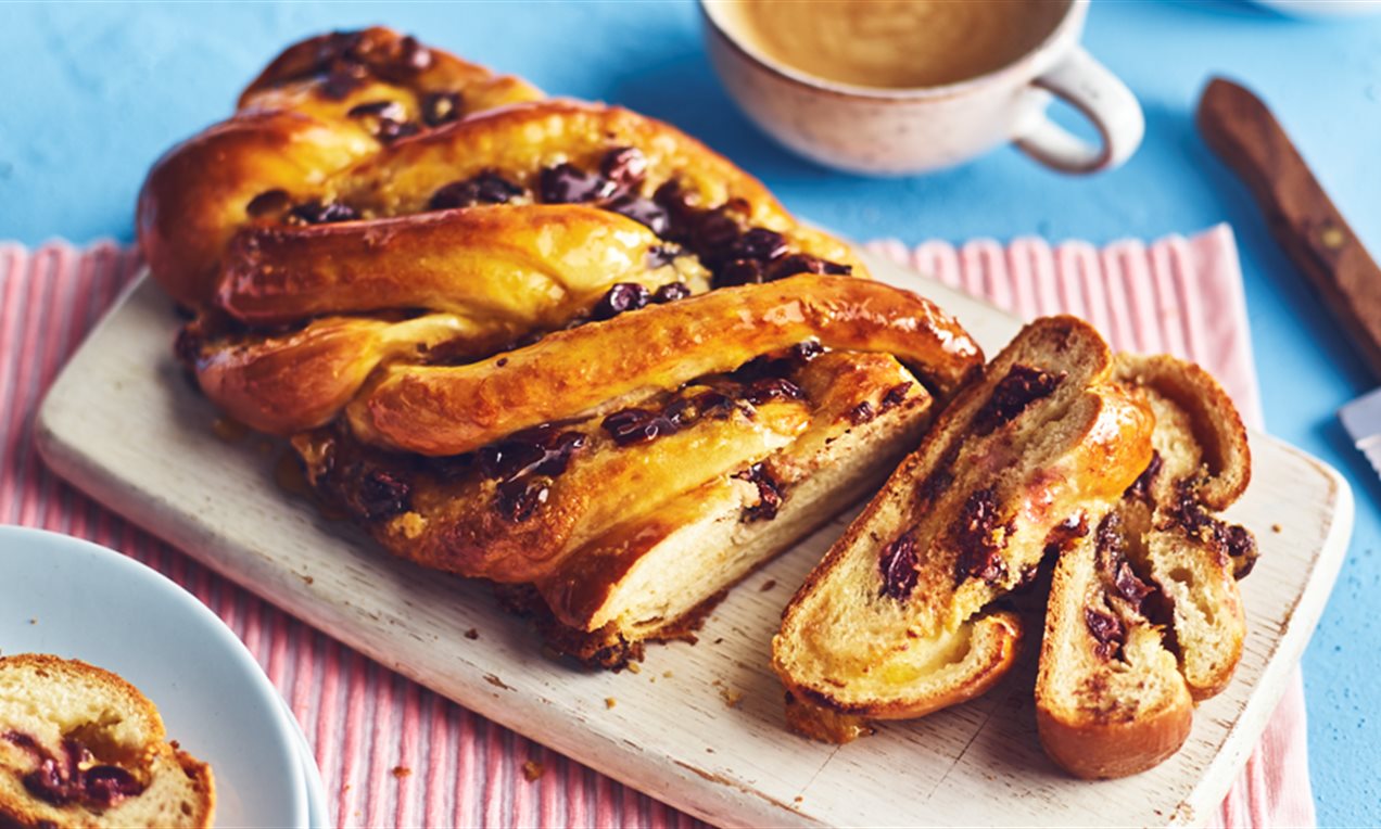 Chocolate Cherry Twist Bread Recipe | Dr. Oetker