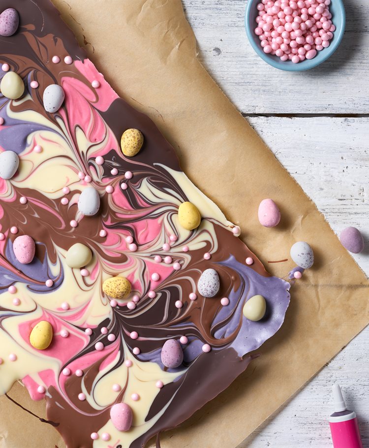 https://recipesblob.oetker.co.uk/assets/2572d51a8c59477185133cc91dde8950/750x910/easter_barkjpg.jpg