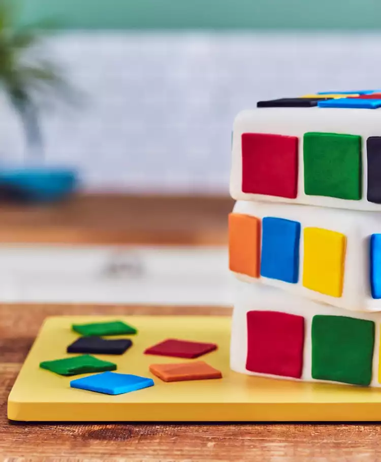 Rubik's Cube cake I made for my little cousin. : r/Baking