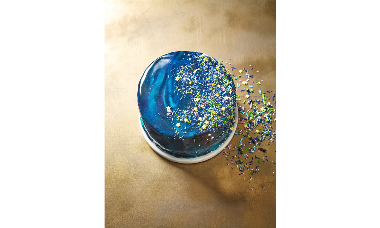 Ginger & Lime Galaxy Mirror Glaze Cake Recipe Dr. Oetker