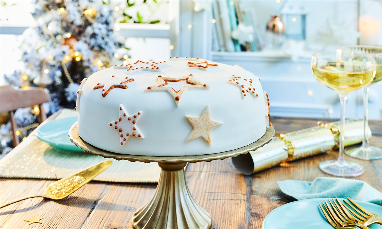 Vegan Christmas Cake Recipe | Dr. Oetker