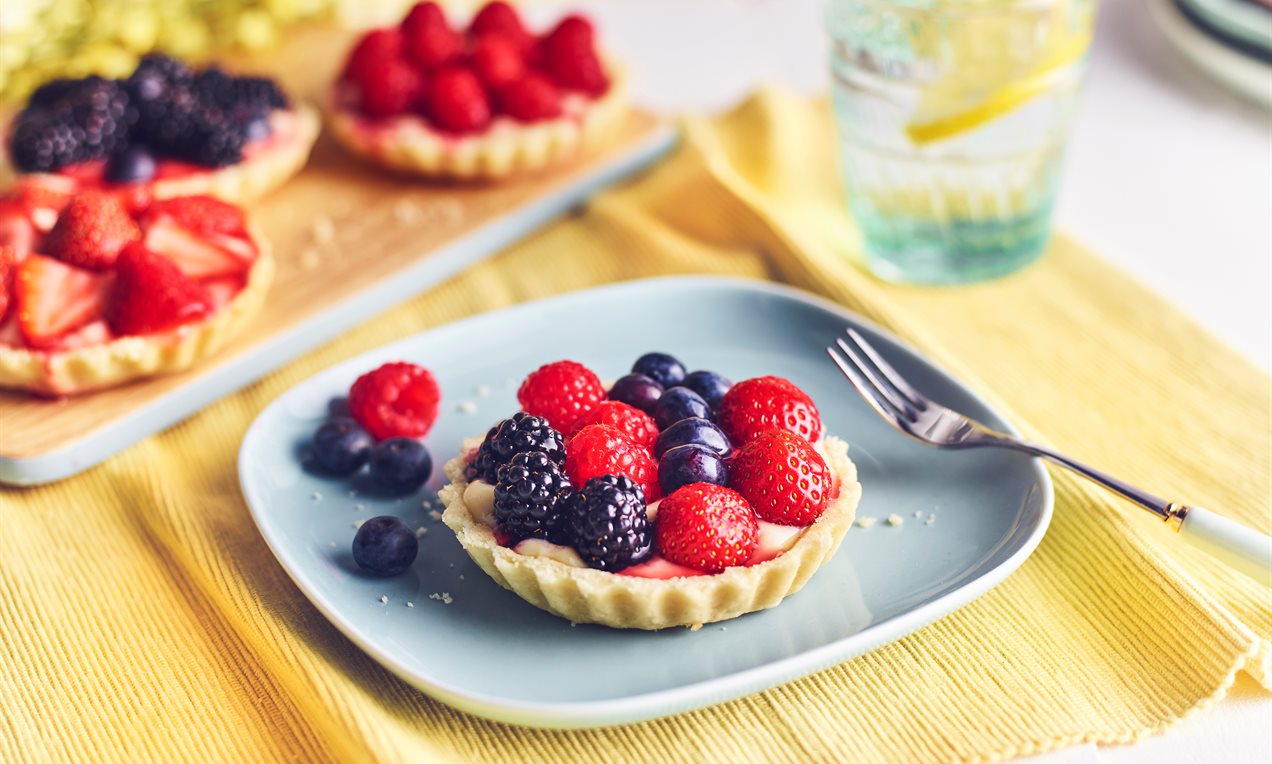 Summer Berry Custard Tarts with Arrowroot Glaze Recipe Dr. Oetker