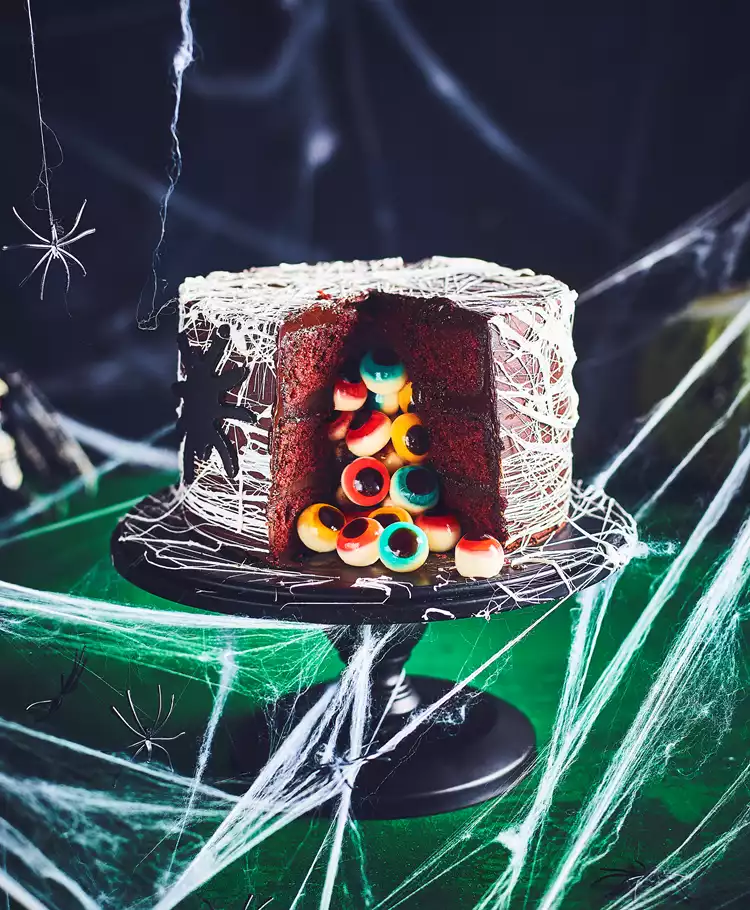 How to Make a Marshmallow Spiderweb Halloween Cake • Sip + Sanity
