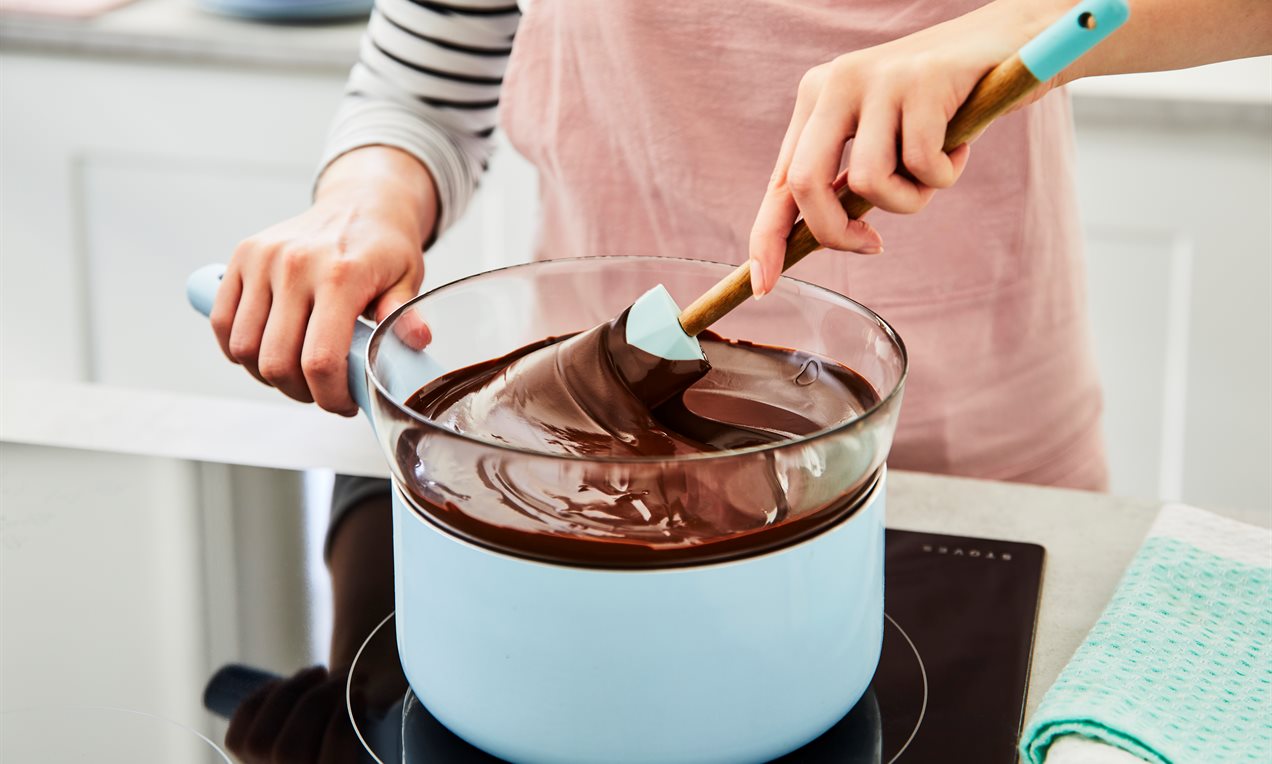 Picture - Melting Chocolate over a Pan
