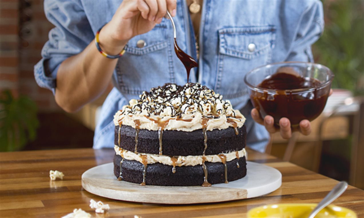 Vegan Peanut Butter Cake Recipe | Dr. Oetker