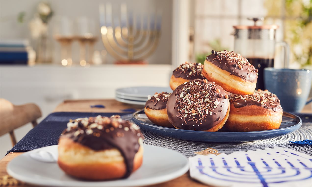 Chocolate and Caramel Sufganiyot Recipe | Dr. Oetker