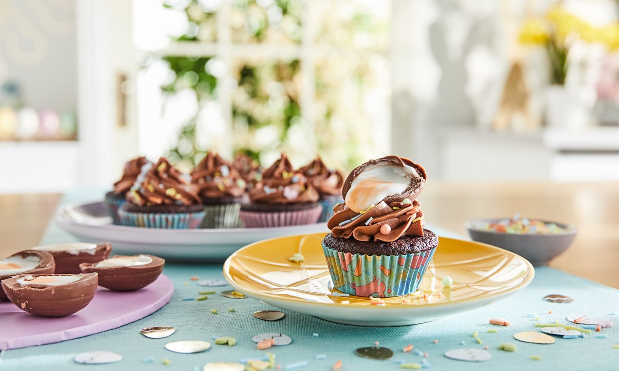 Creme Egg ® Cupcakes Recipe | Dr. Oetker