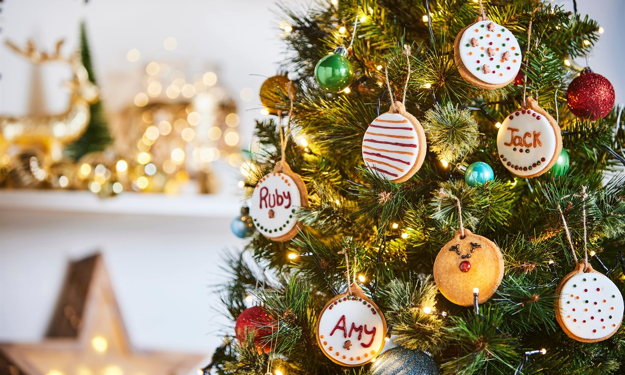 Christmas Baubles Biscuits Decorations Recipe | Dr. Oetker
