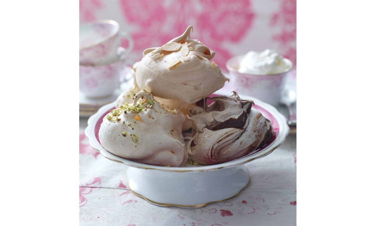 Mini Flavoured Meringues Recipe Dr. Oetker