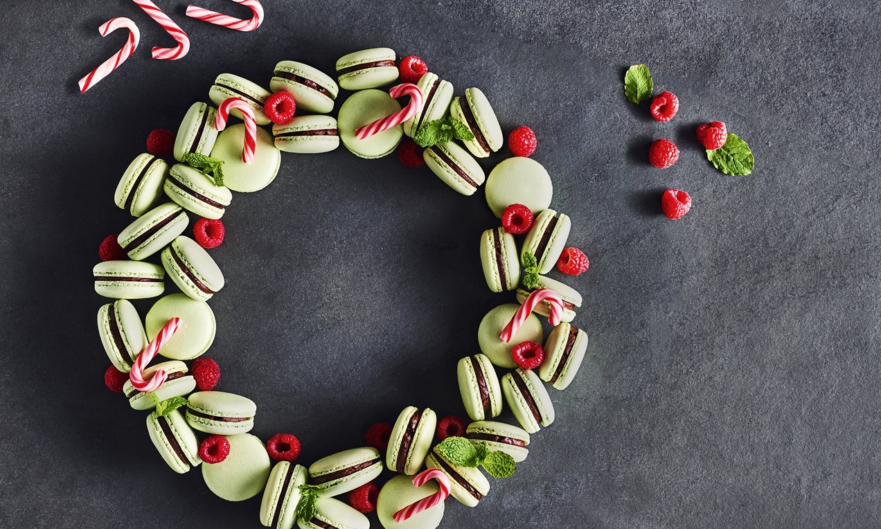 Christmas Macaron Wreath Recipe Dr. Oetker