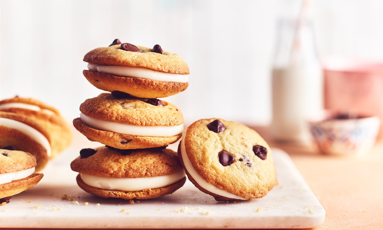 Chocolate Chip Cookie Sandwiches Recipe | Dr. Oetker