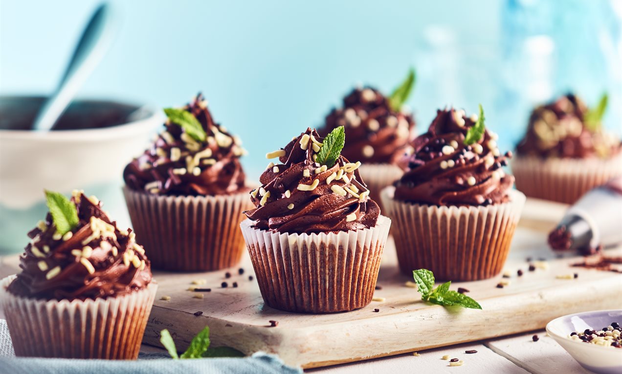 Mint Chocolate Chip Cupcakes Recipe | Dr. Oetker