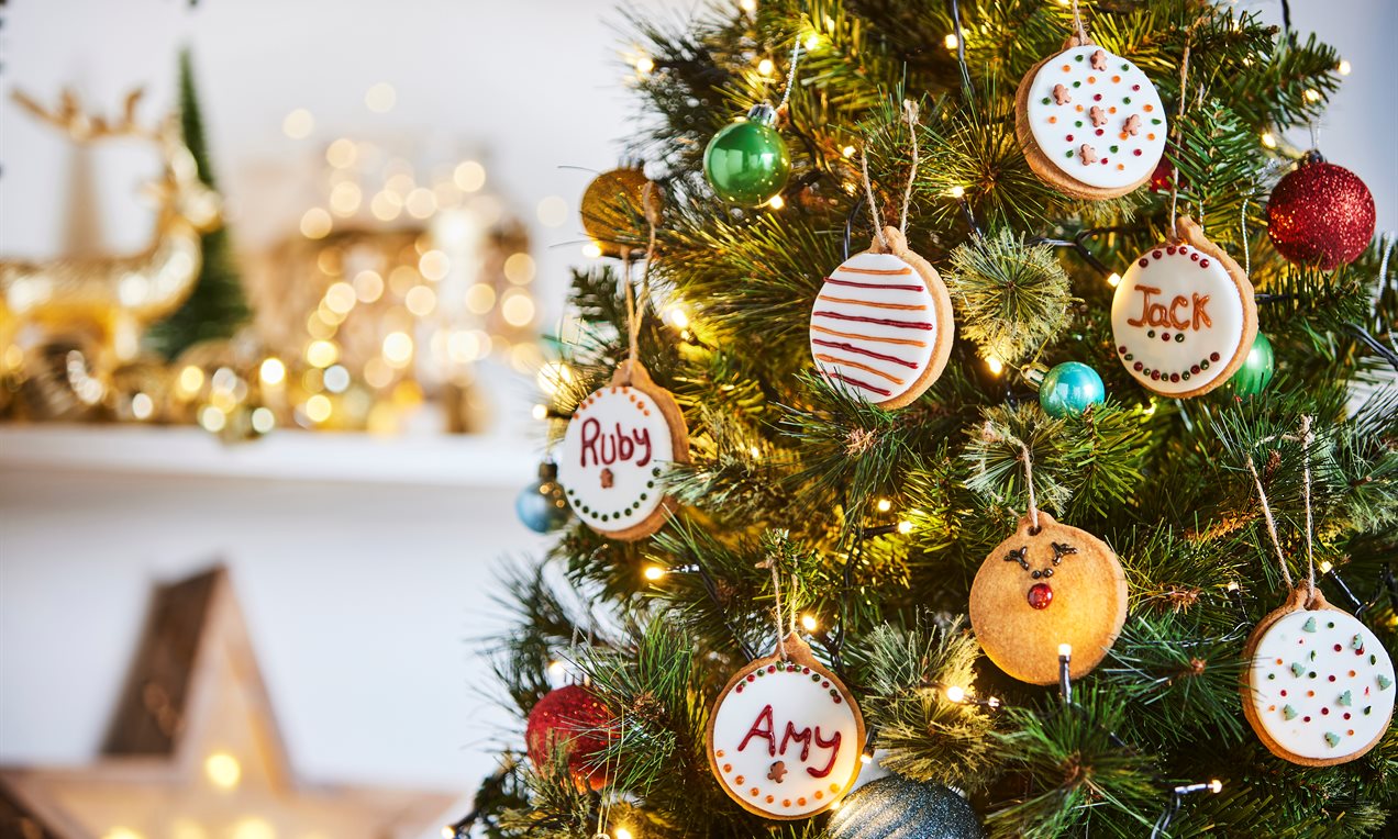 Christmas Baubles Biscuits Decorations Recipe | Dr. Oetker