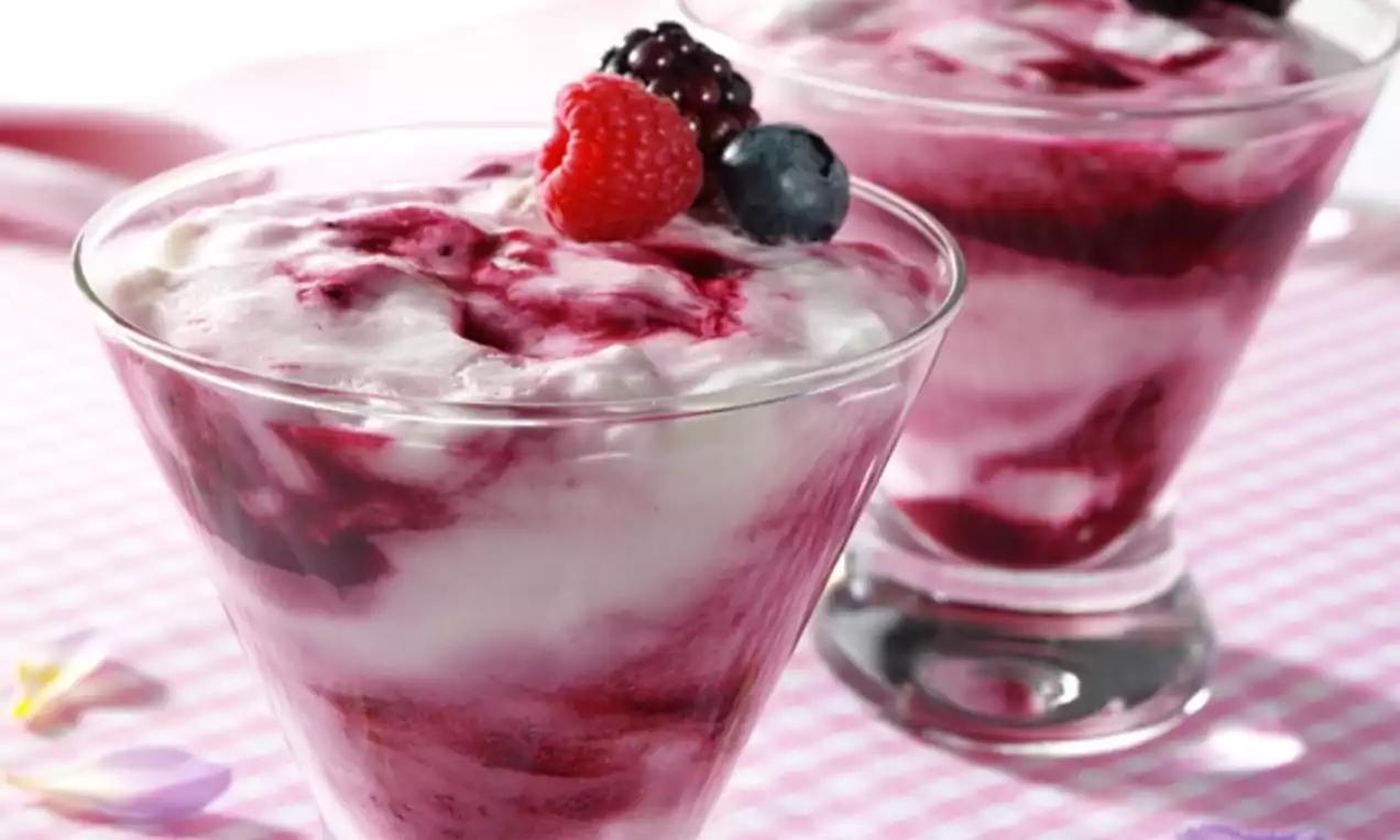 Mixed Berry Mousse Recipe | Dr. Oetker