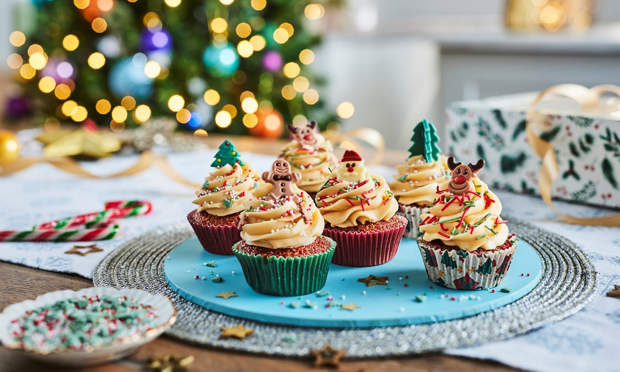Christmas Cupcakes Recipe | Dr. Oetker