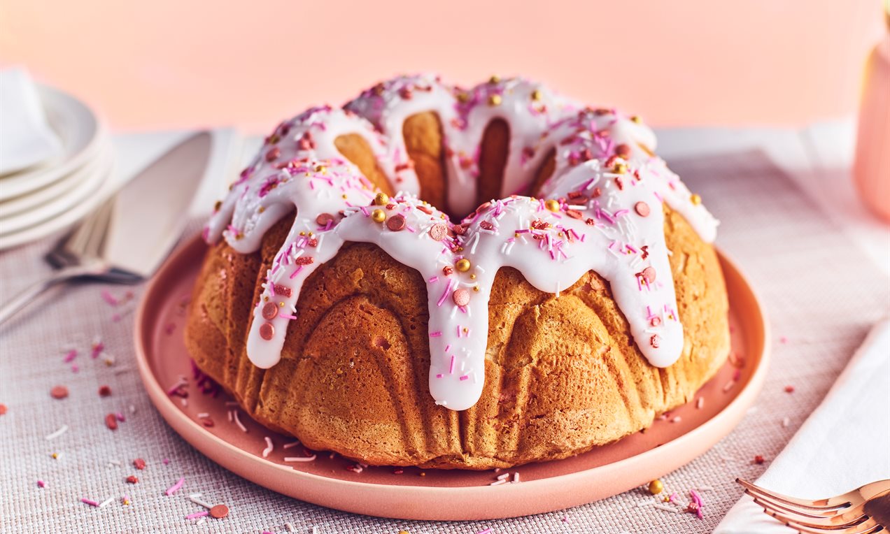 Angel Cake Recipe | Dr. Oetker