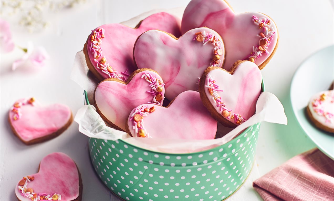 Marbled Hearts Fondant Iced Biscuits Recipe Dr. Oetker