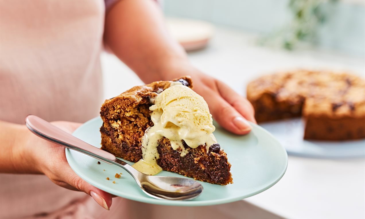 Gluten Free Cookie Pie Recipe | Dr. Oetker
