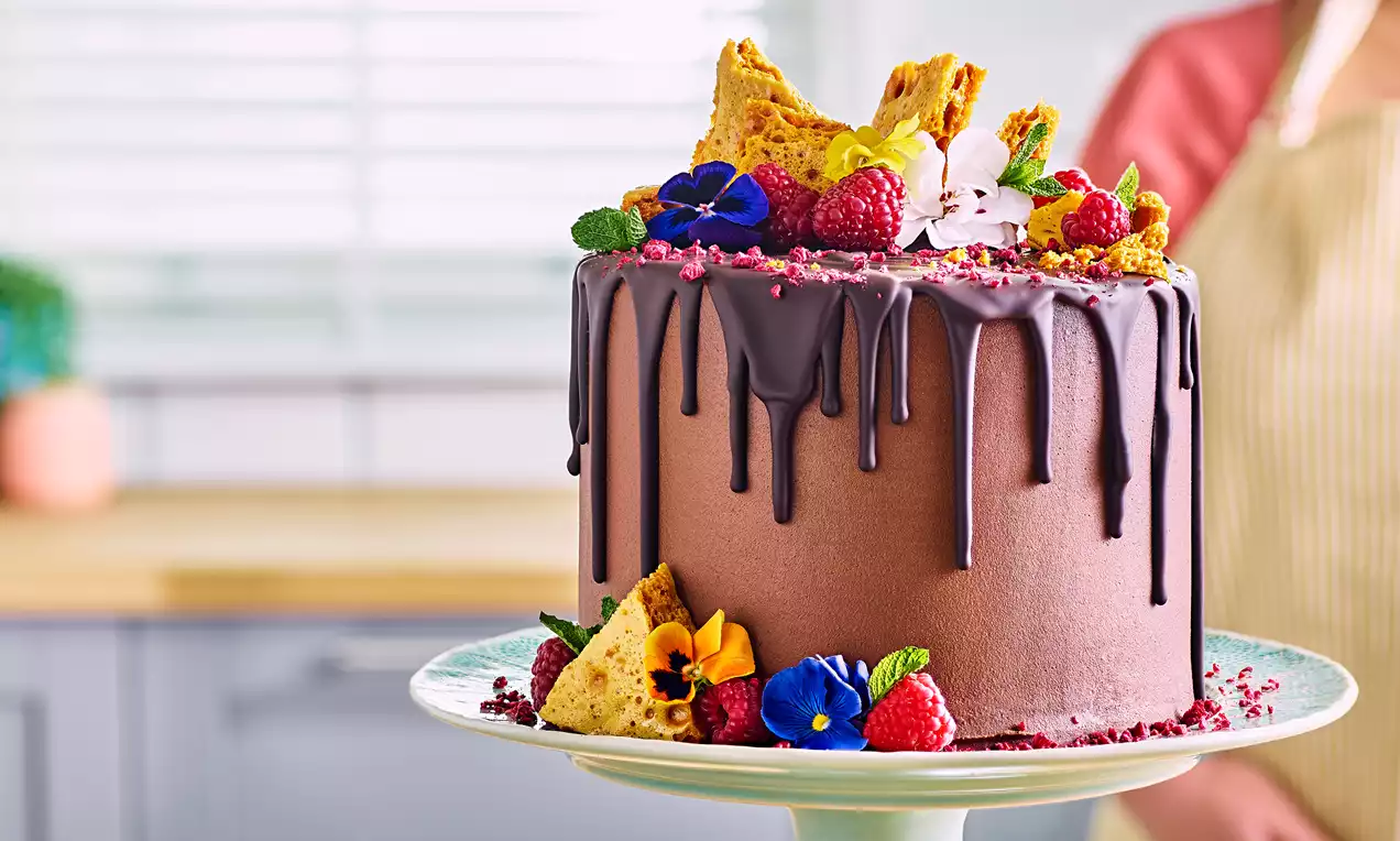 Recipe chocolate layer cake with berry jam