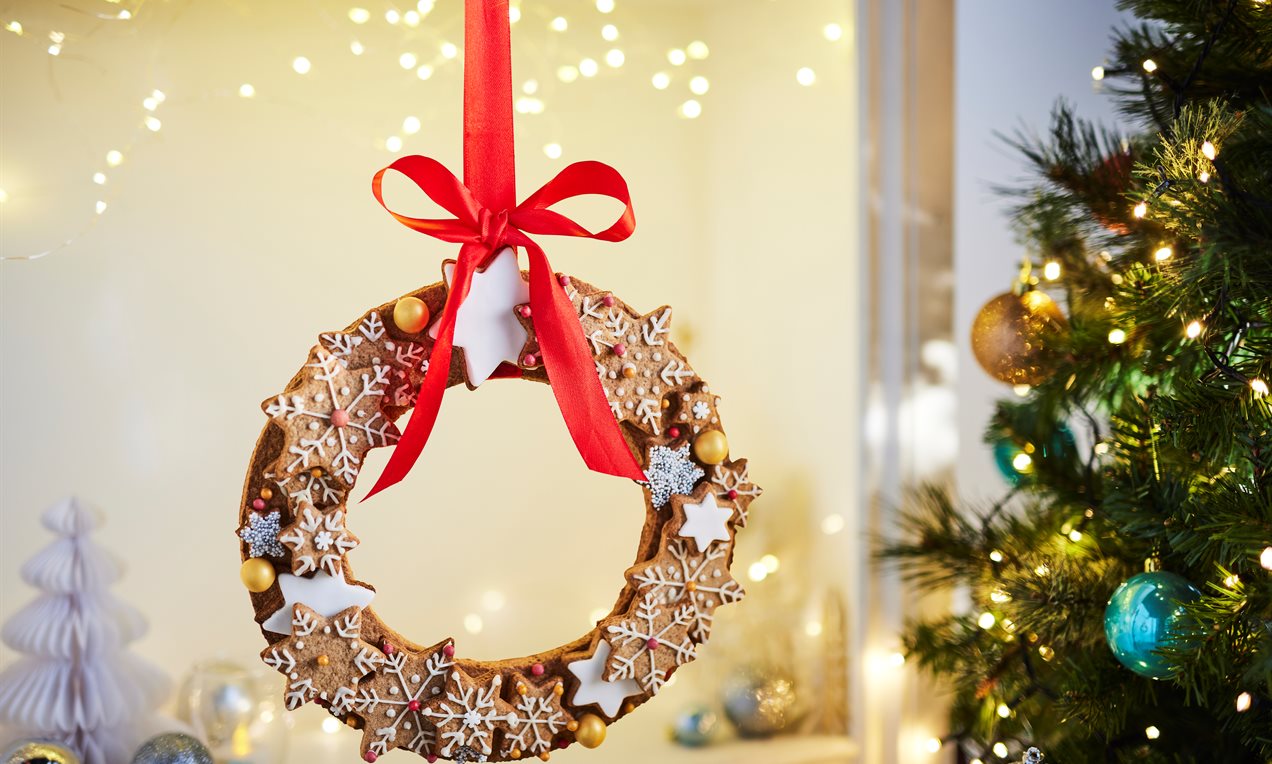 Spiced Vanilla Cookie Wreath Recipe | Dr. Oetker