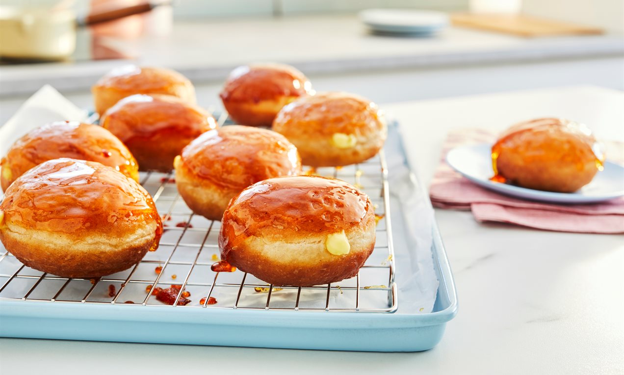 Creme Brulee Doughnuts Recipe | Dr. Oetker