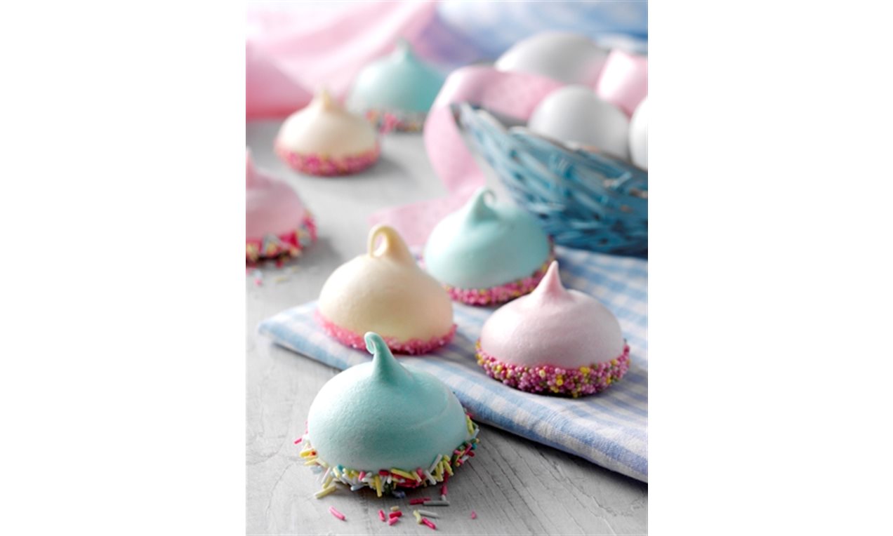 Mini Confetti Meringues Recipe | Dr. Oetker